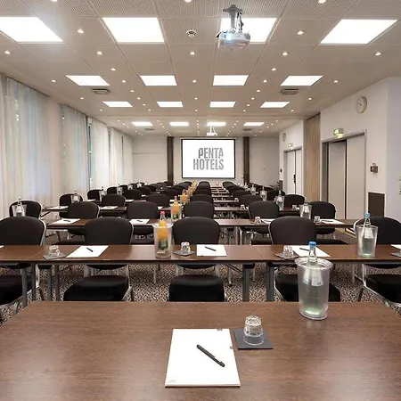 Pentahotel מלון