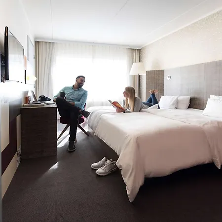 Pentahotel Hotel 4*