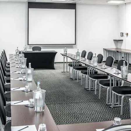 Pentahotel Ξενοδοχείο 4*