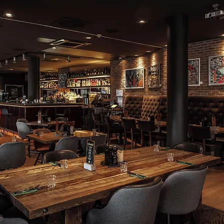 Pentahotel 4* קאסל