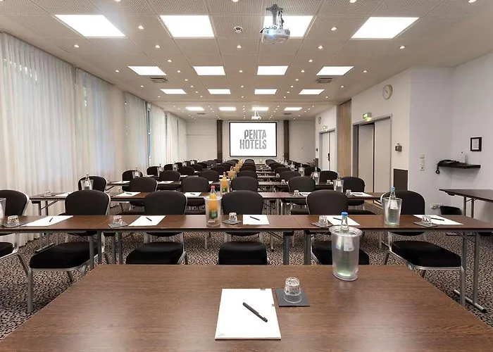 Pentahotel Отель